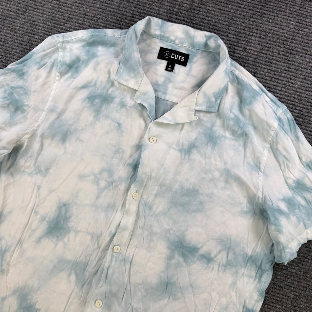 Cuts Hyperloop Mens XL Tie Dye Short Sleeve Button Down Shirt Blue White Cloud